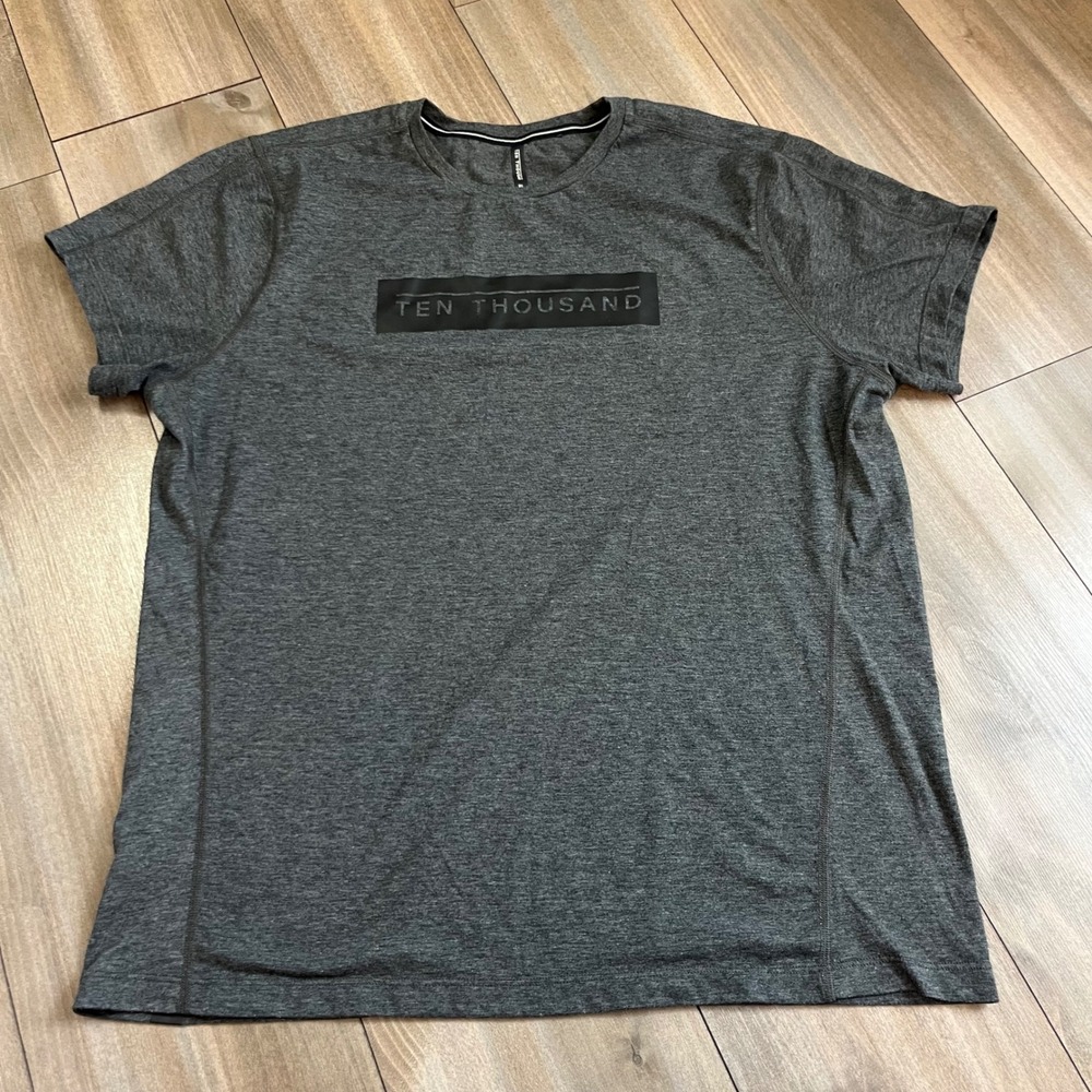 Ten‎ Thousand Durable Logo Tee Mens XL Charcoal Grey Performance Shirt Bin F-36
